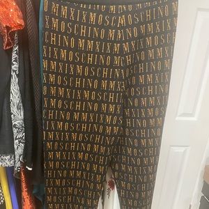 Moschino signature leggings!